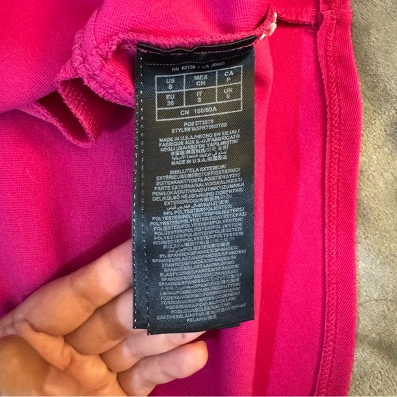 Guess Pink Dress

#1234 - Picture 4 of 6